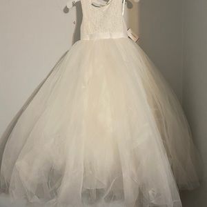 Brand new David’s Bridal flower girl dress